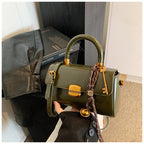 Cora Lock Box Bag, olive closeup