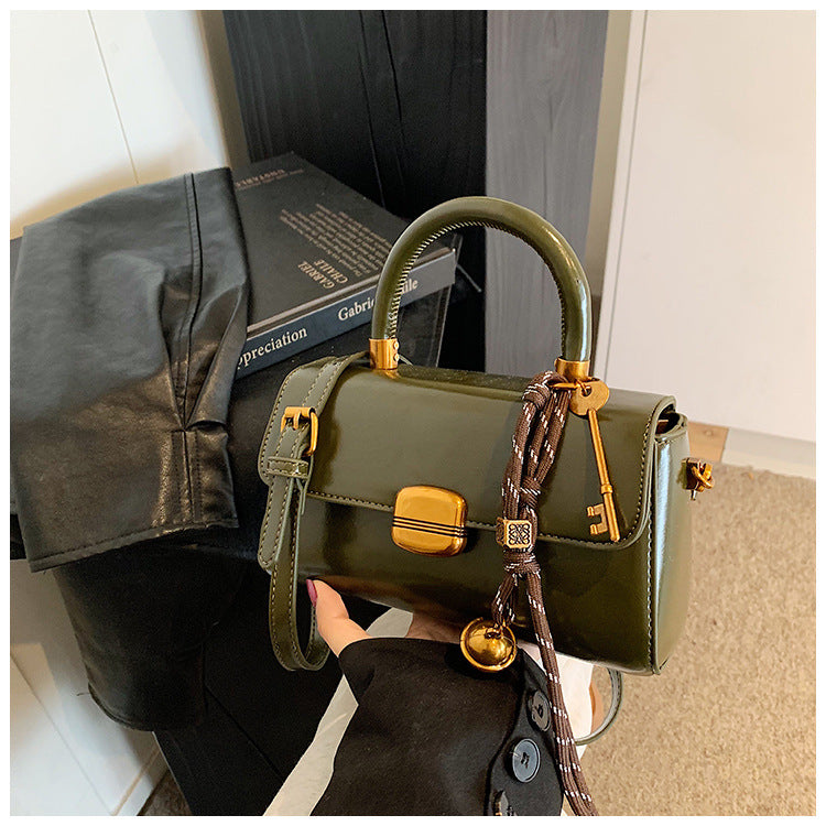 Cora Lock Box Bag, olive closeup