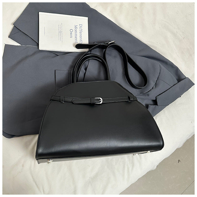 Hollis Relaxed Tote, black flat lay