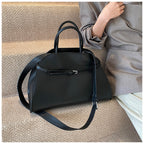 Hollis Relaxed Tote, black on lap