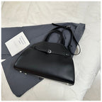 Hollis Relaxed Tote, black strap detail