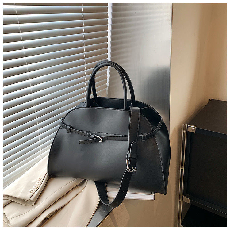 Hollis Relaxed Tote, black window