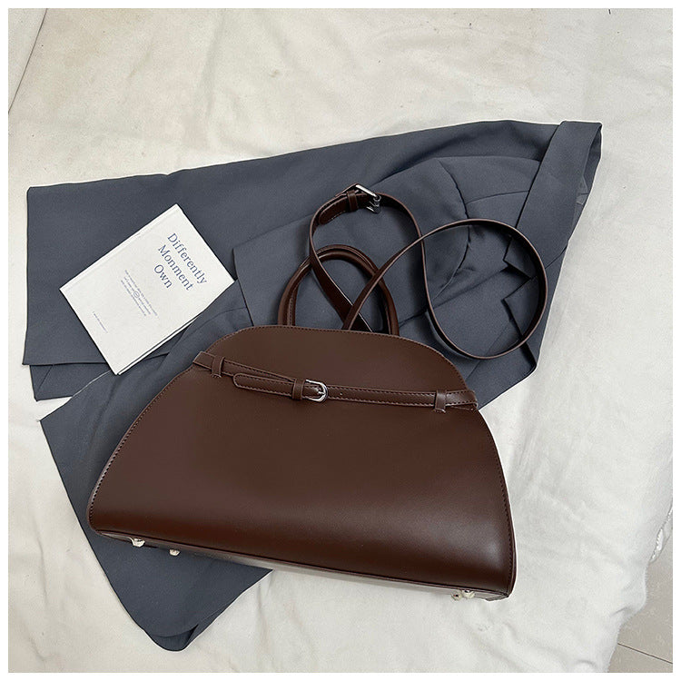 Hollis Relaxed Tote, coffee strap detail